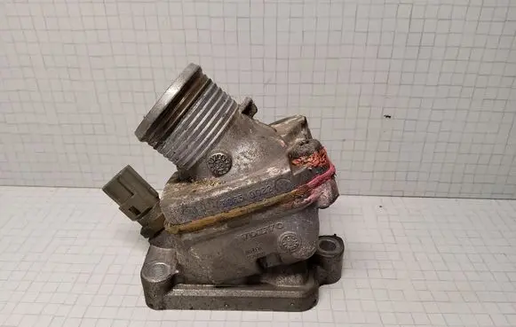 Thermostat/thermostat housing