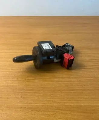 Renault Trafic III (X82) Ignition lock 285910001R F6416C141 17607153