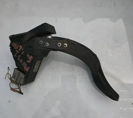 Ford Focus Accelerator throttle pedal 98AB9F836BE 84B9F836 2F14A
