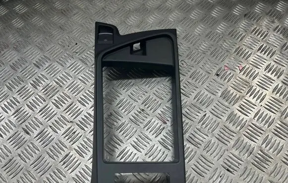 Alfa Romeo Stelvio Other center console (tunnel) element 156131981