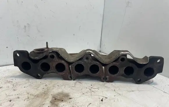 Peugeot 807 Exhaust manifold 9661570480