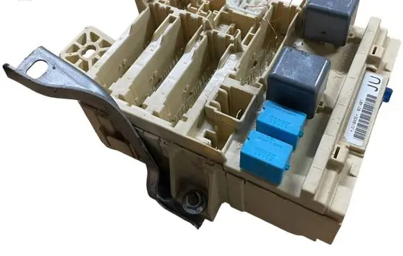 Lexus GS 300 350 430 450H Fuse box set 9098702025 1567002540