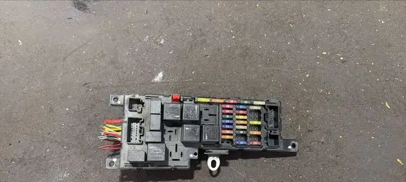 Volvo S60 Fuse module 8678449 518828017
