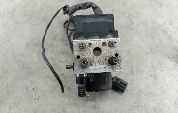 Nissan X-Trail T30 ABS Pump 476008H710