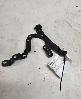 Peugeot 307 Engine mounting bracket 372122C
