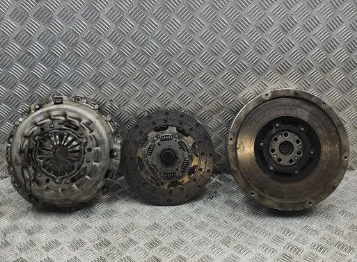 Mitsubishi L200 Clutch set kit 2300A074 1120A321