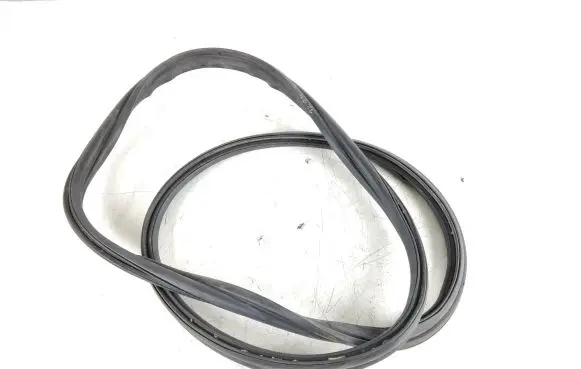 Tesla Model 3 Trunk rubber seal (body) 109106900E
