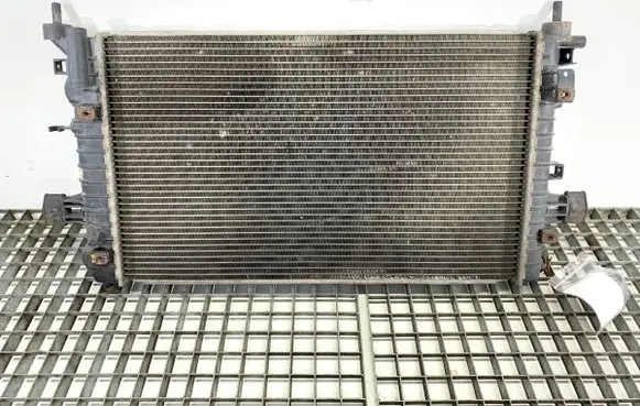 Opel Astra H Coolant radiator 13128801