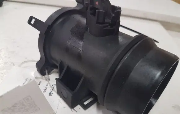 BMW 5 F10 F11 Mass air flow meter 11618506359