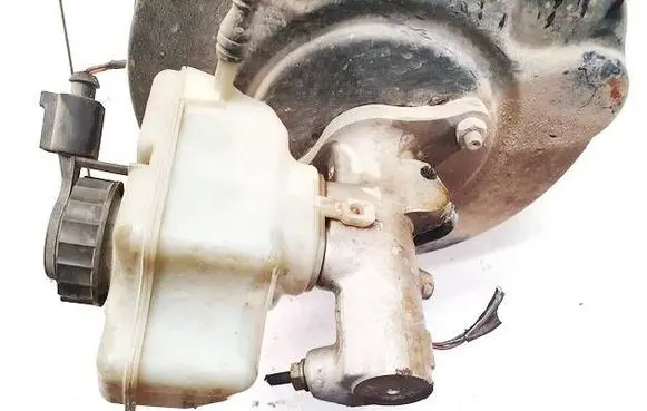 Skoda Octavia Mk2 (1Z) Master brake cylinder 1K0945459A