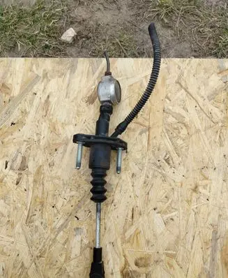 Clutch slave cylinder