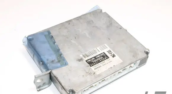 Toyota Prius (XW10) Engine control unit/module 1752008883 8966147041