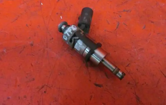 Audi A3 S3 A3 Sportback 8P Fuel injector 06F906036F 0261500037