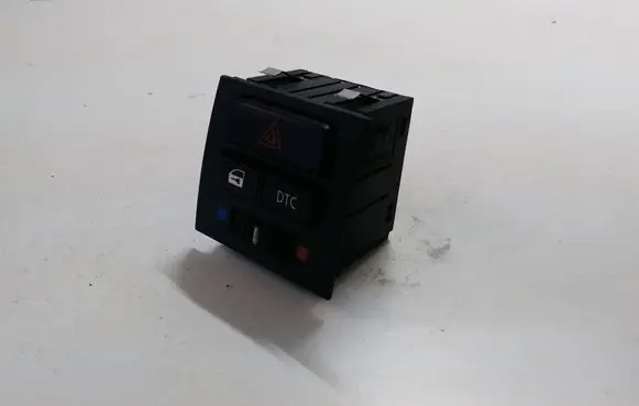BMW 3 E90 E91 Hazard light switch 9132421