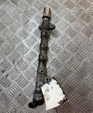 Volkswagen Golf VII Fuel main line pipe 057130764AB 0281006075 30544775