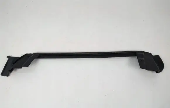 Tesla Model 3 Rubber seal rear door 109050400F