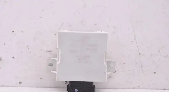 Toyota Avensis T250 Electric power window relay 8594005040