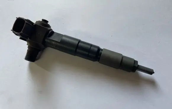 Subaru Legacy Fuel injector 16613