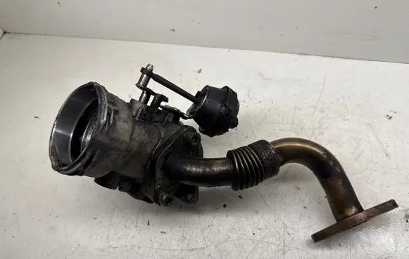 Volkswagen PASSAT B5.5 EGR valve 330690604
