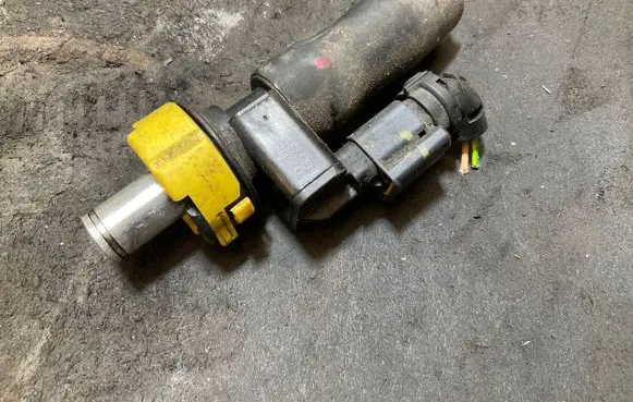Peugeot 208 Air pressure sensor HSR23251 DN22 X636160