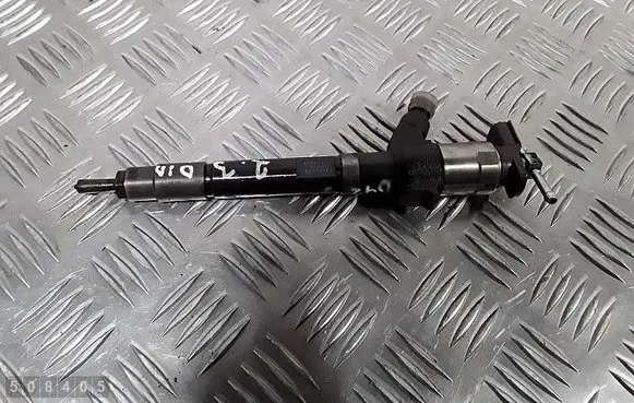 Fuel injector