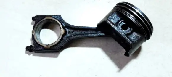 Opel Tigra A Piston with connecting rod