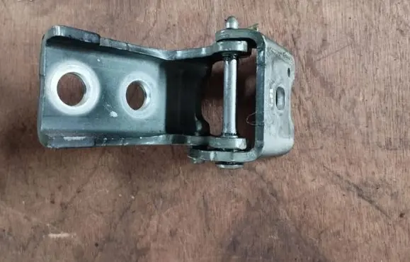 Peugeot 3008 I Front door upper hinge