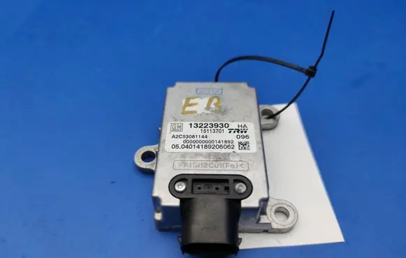 Cadillac BLS ESP acceleration yaw rate sensor 13223930 15113701 A2C53081144