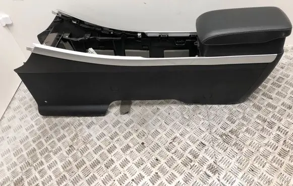Mazda CX-7 Center console