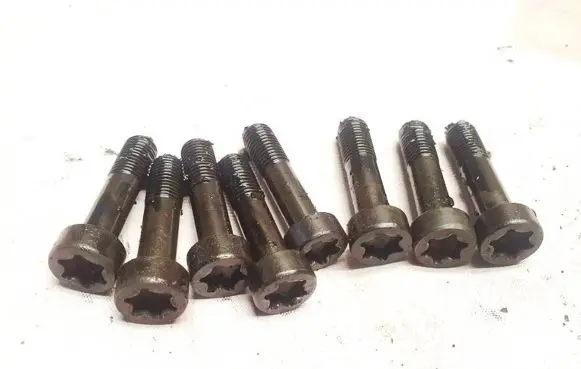 Toyota Avensis T250 Nuts/bolts 
