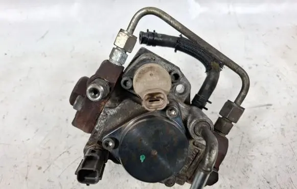 Toyota Corolla Verso AR10 Fuel injection high pressure pump 221000R011 HU2940000870 05842