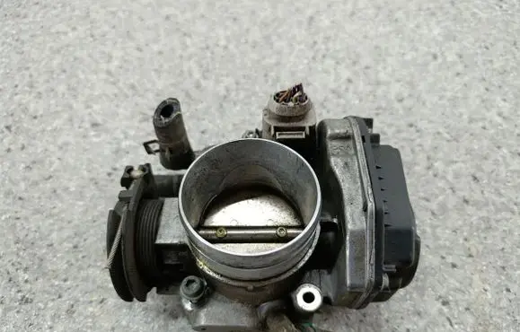 Volkswagen New Beetle Throttle body valve 06A133064H