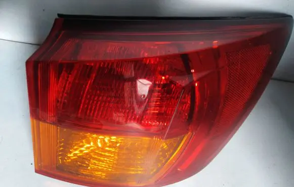 Lexus IS 220D-250-350 Rear/tail lights
