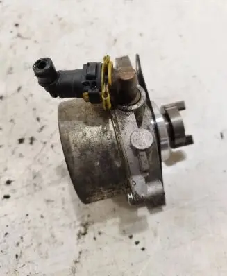 Opel Combo C Vacuum pump 73501167 72902400 T004