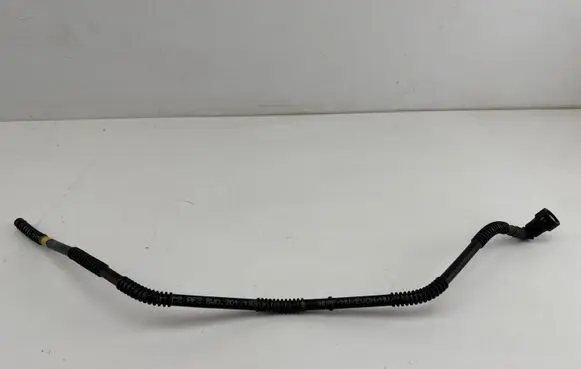 Audi A4 S4 B9 Breather hose/pipe 8W0201183