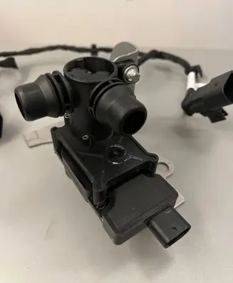 Mercedes-Benz Sprinter W907 W910 Electric auxiliary coolant/water pump A0005061300