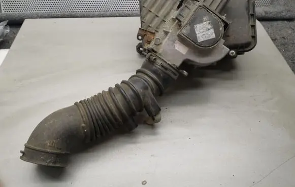 Mazda MX-3 Air filter box B66S