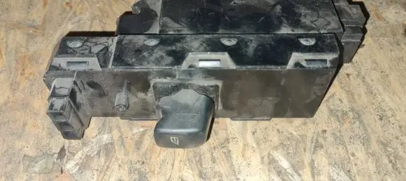 Volvo V70 Electric window control switch 30746075
