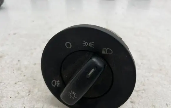 Skoda Octavia Mk2 (1Z) Light switch 1Z0941431B