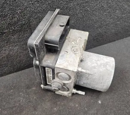 Audi A4 S4 B7 8E 8H ABS Pump 8E0910517C 8E0614517BB