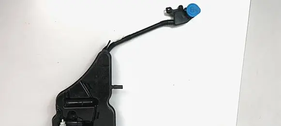BMW 3 G20 G21 Windshield washer fluid reservoir/tank 7449656
