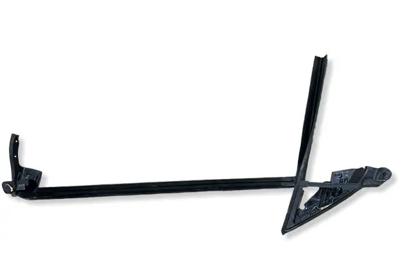 BMW 2 G42 Rubber seal front door window/glass 7482707
