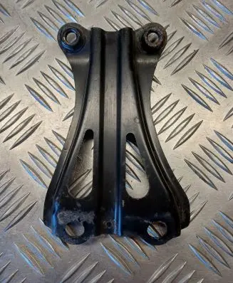 Toyota Avensis T270 Radiator support slam panel bracket 