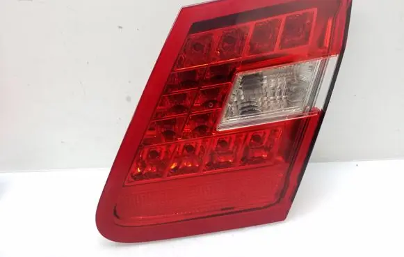 Mercedes-Benz E W212 Tailgate rear/tail lights A2128203264