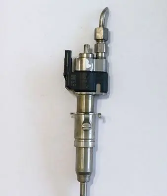 BMW 5 E60 E61 Fuel injector 7565137 1353756513703
