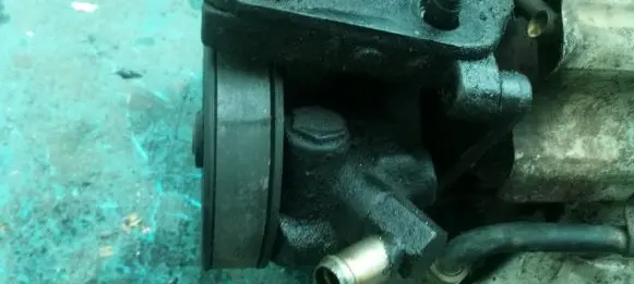 Ford Mondeo MK I Power steering pump 93bb3a733ab