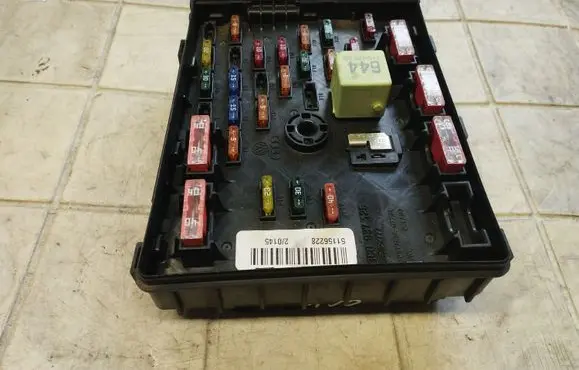 Volkswagen PASSAT B6 Fuse box set 3C0937125 51156228