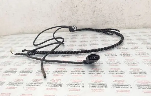Volkswagen Touareg I Windshield washer fluid hose 1J0973724