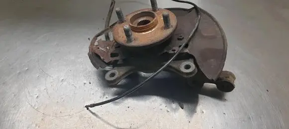 Toyota Yaris Front wheel hub