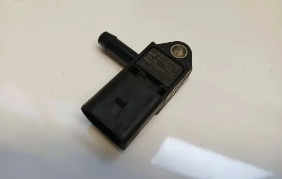 Skoda Octavia Mk3 (5E) Exhaust gas pressure sensor 0281006222 04L906051B 1336177050735D